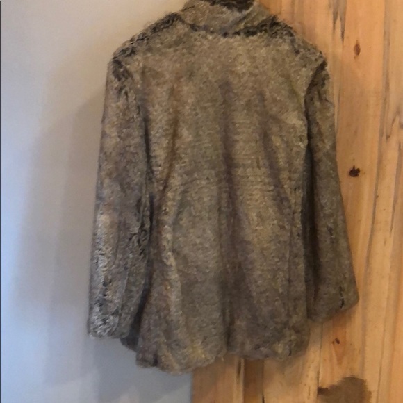 Coat - Picture 3 of 4